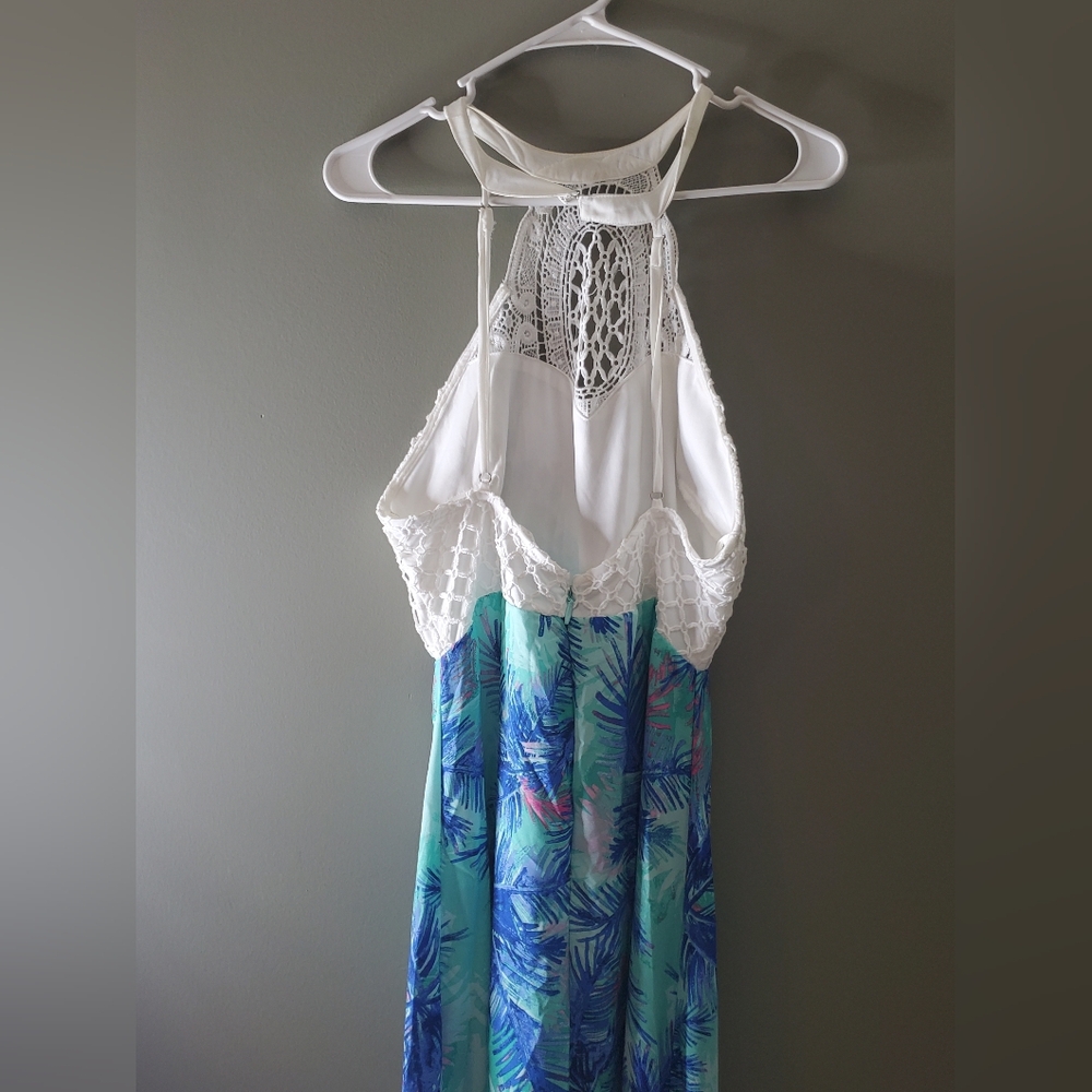 White Lace Halter Top with Tropical Print Skirt - Picture 2 of 6